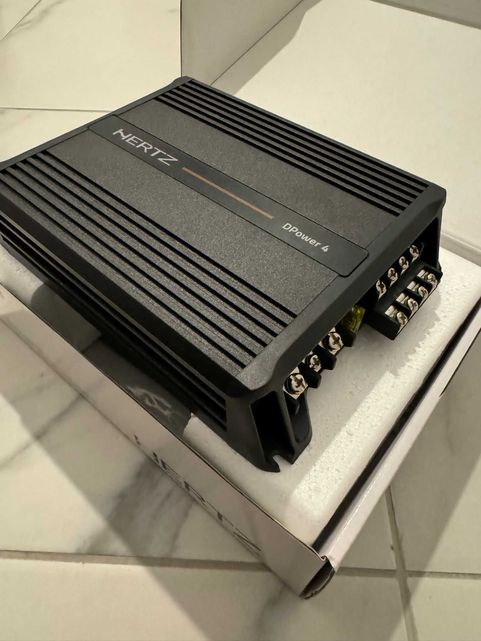 Amplificator hertz dpower 4 600w