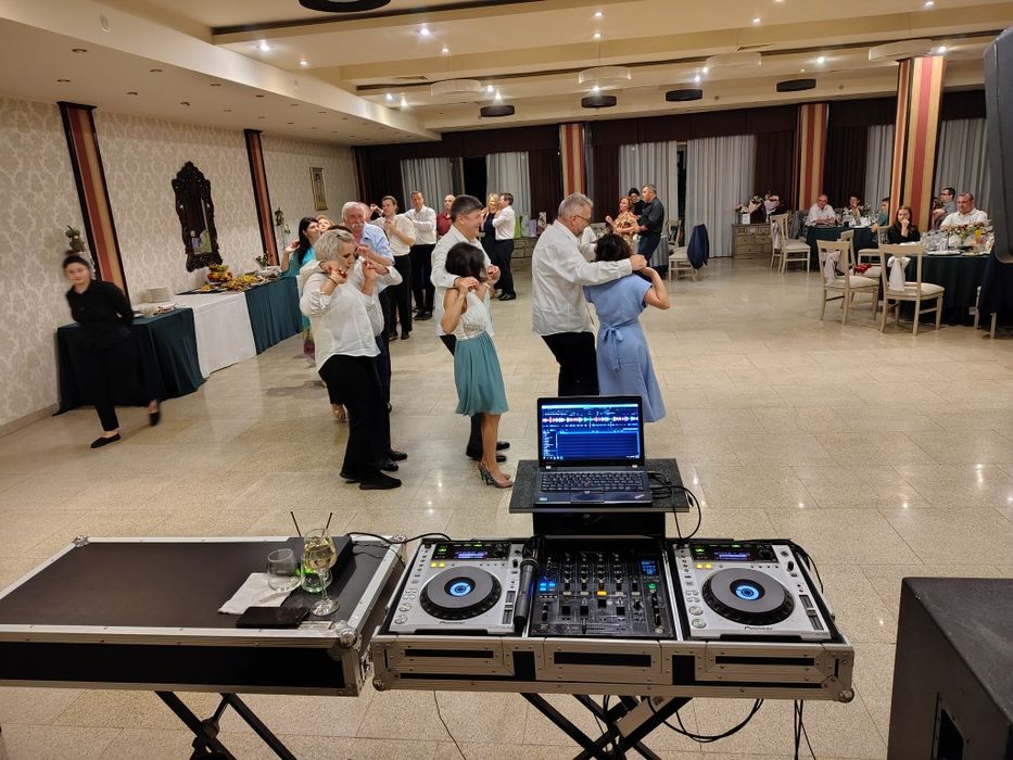 Dj Profesionist pentru Nunta, Cumetrie, Majorat,- Atmosfera Garantata!