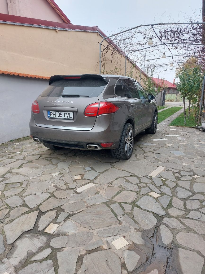 Porsche Cayenne Panoramic GTS Fabricație 2013 3.0d