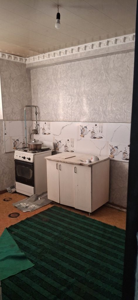 Икки хонали уй ижарага берилади жахон маркет йонида