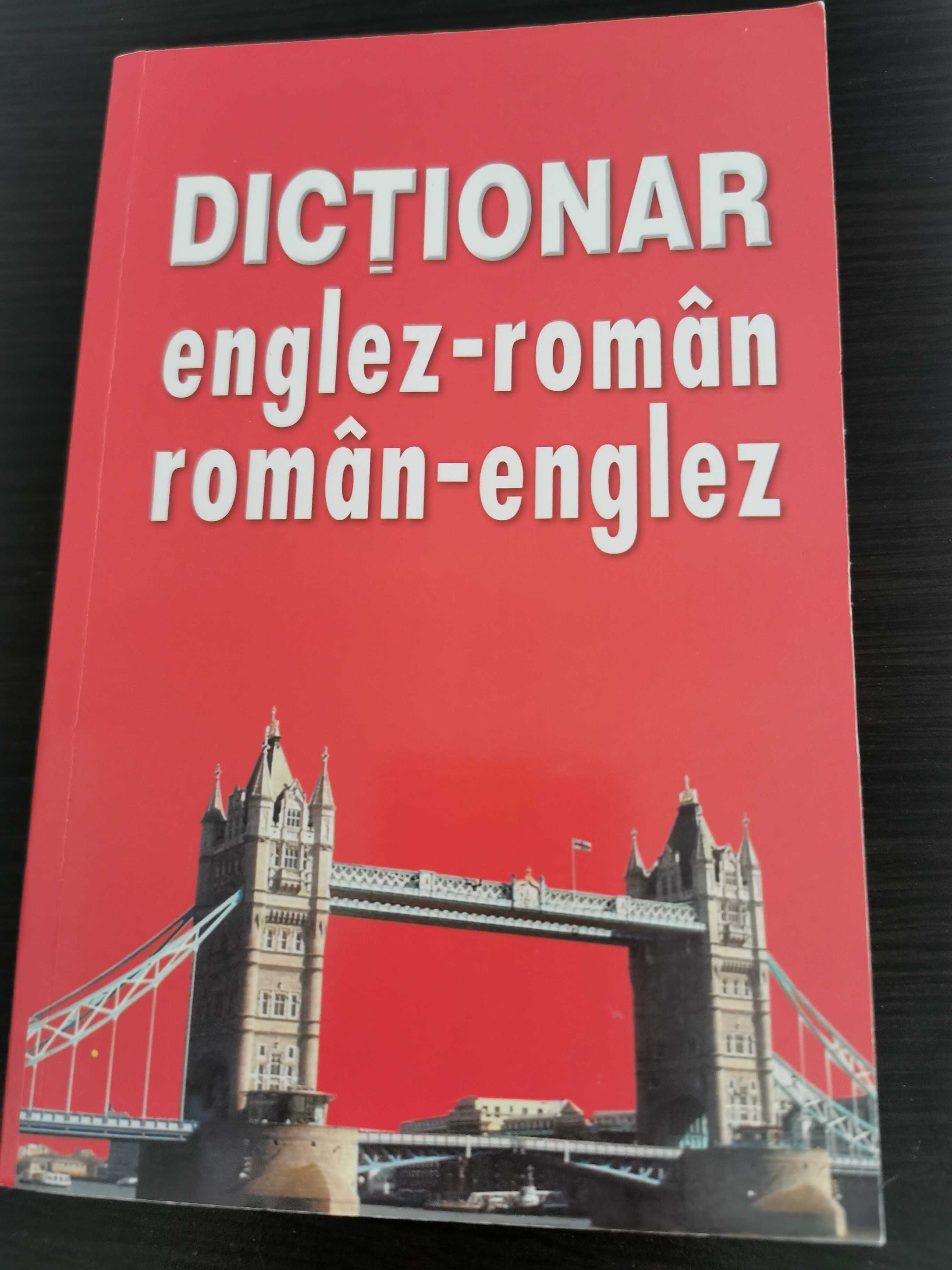 Vând dictionare pentru elevi