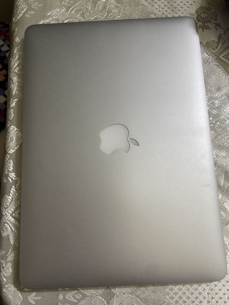 Macbook air early 15