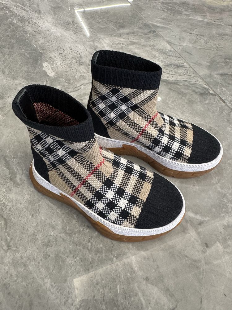 Оригинални Burberry 23
