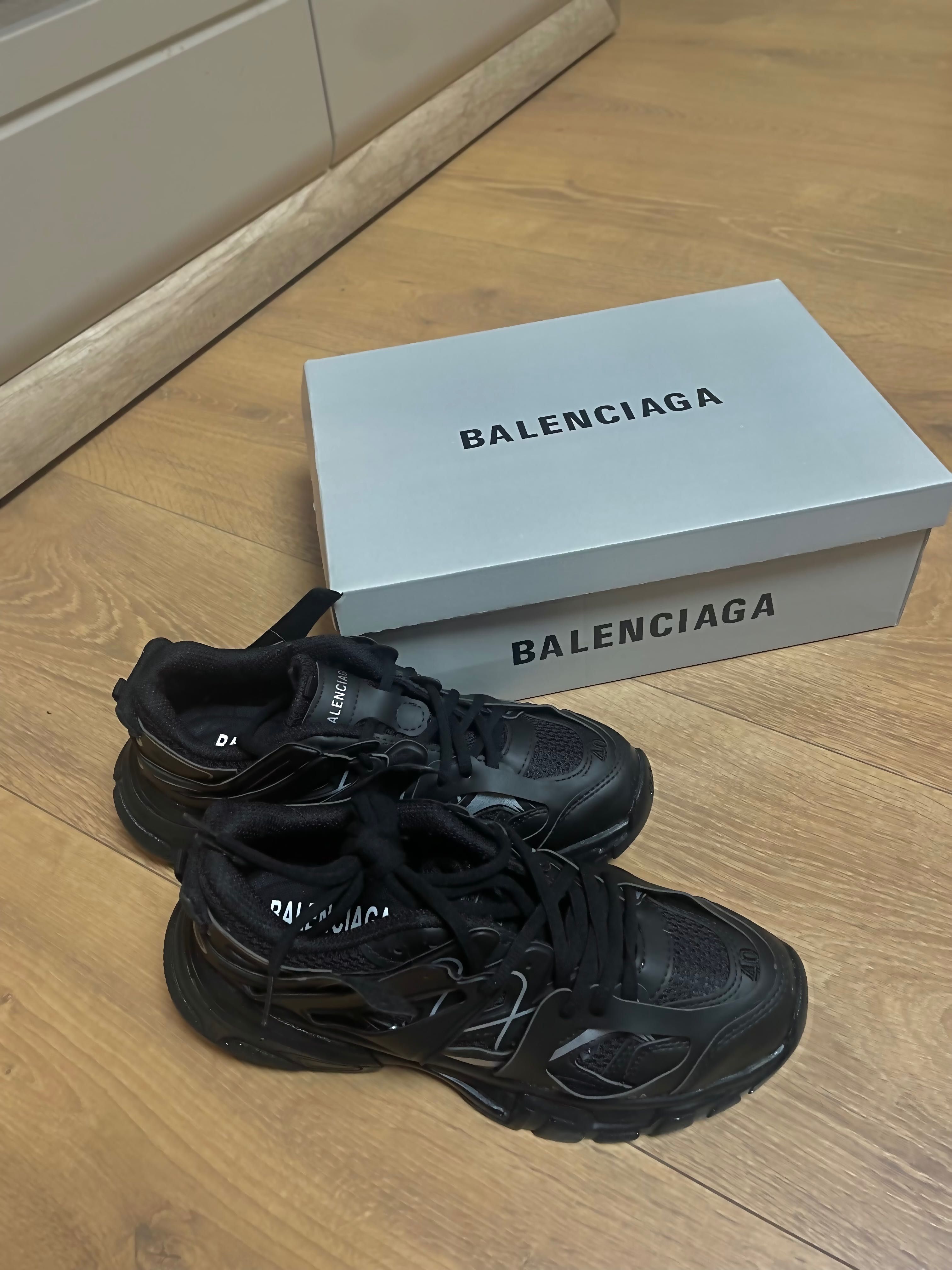 Черни Баленсиаги(Black Balenciaga)