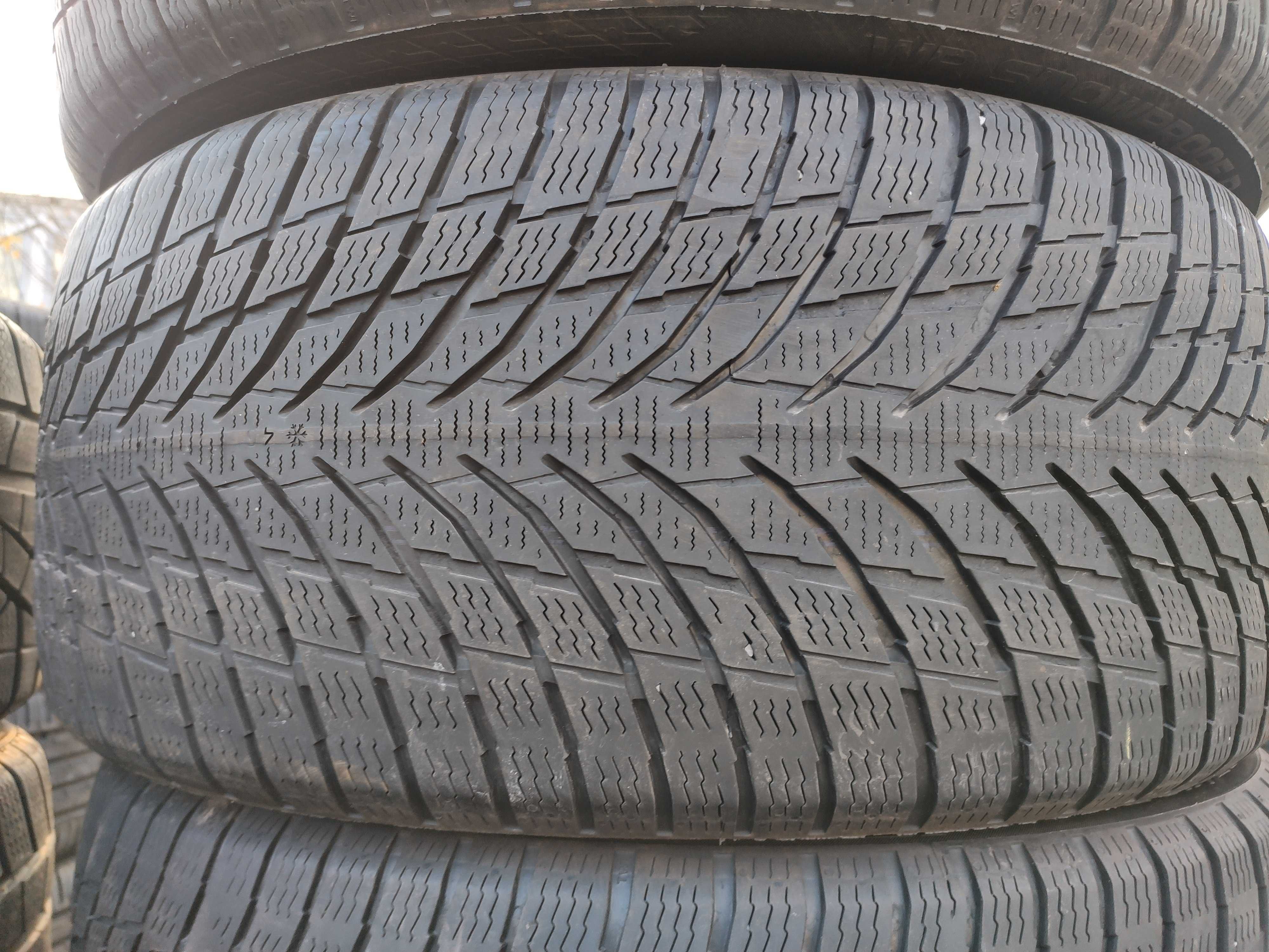 4бр Зимни Гуми 235 40 19 - Nokian - DOT 2021