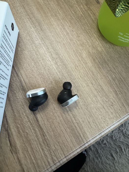 Master & Dynamic MW08