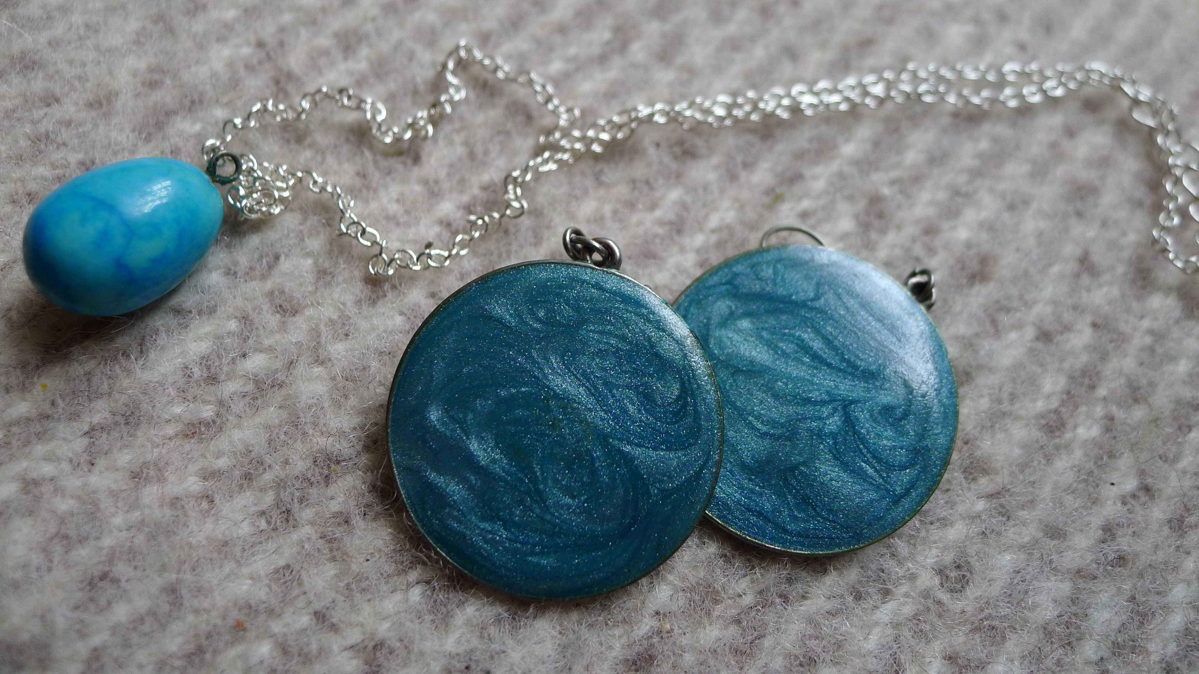 Set bijuterii albastru, pandativ-piatră + cercei metalici efecte 3D