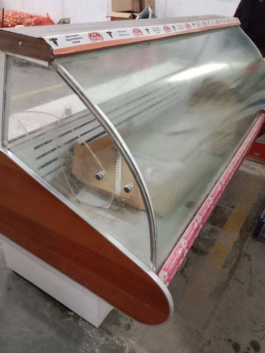 Витринный холодильник