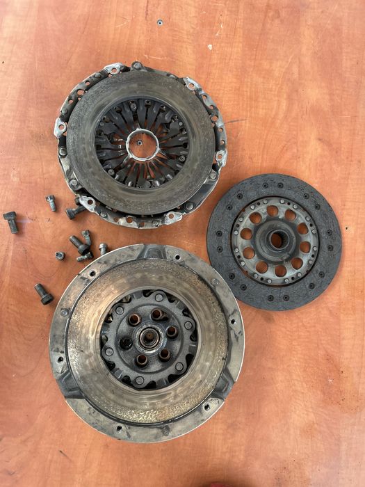 Kit ambreaj Bmw E 91 motor 3.0 benzina N53B30A cutie viteza manuala 6v