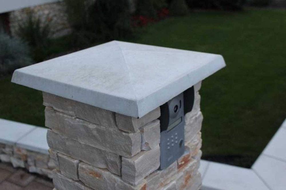 Capace pentru gard și stâlp finisate - PROMOTIE la palet !