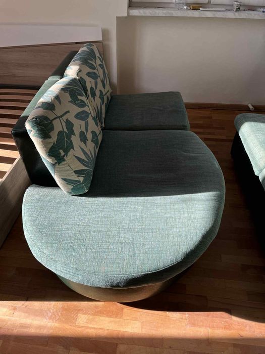 Продавам диван от две части