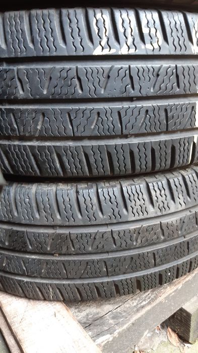 2 anvelope 225/65r16c iarnă marca Pirelli dot 2022,preț 230 lei bucata