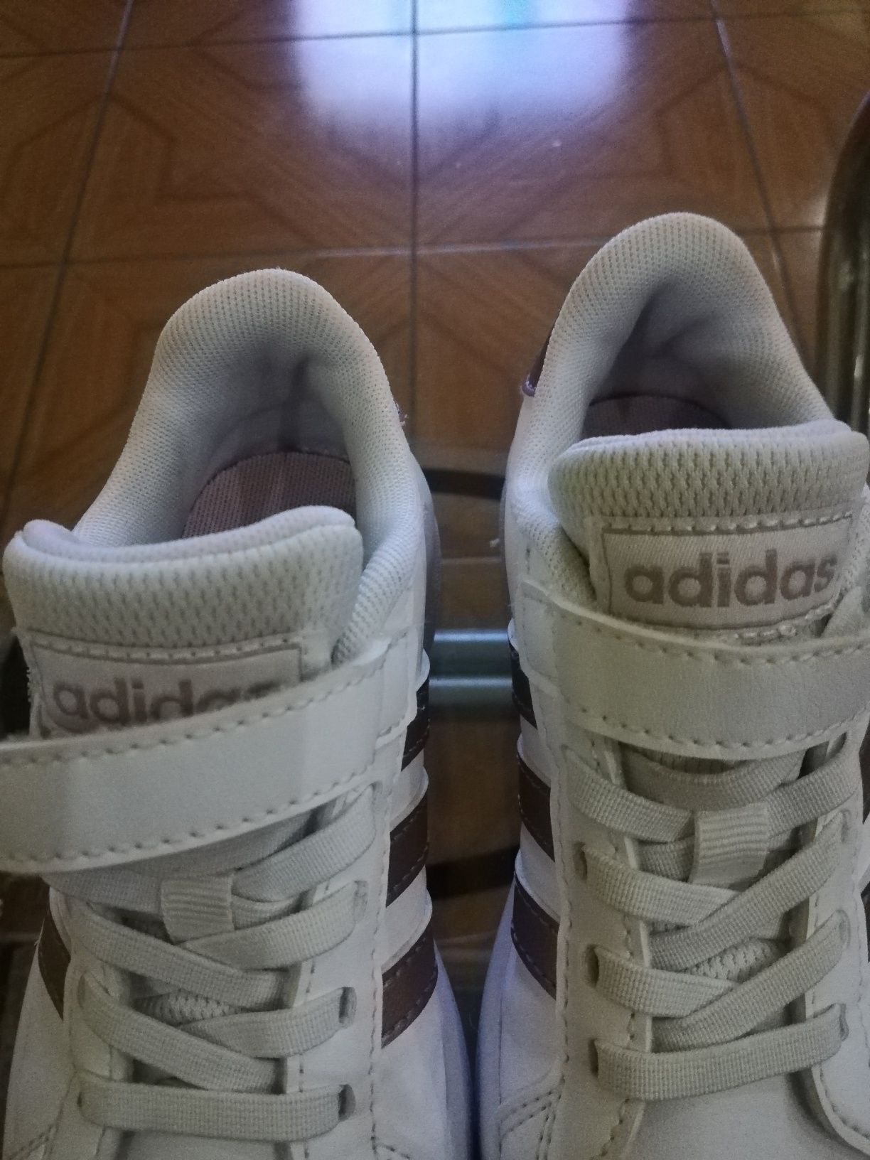 Adidasi fetite sau baieti