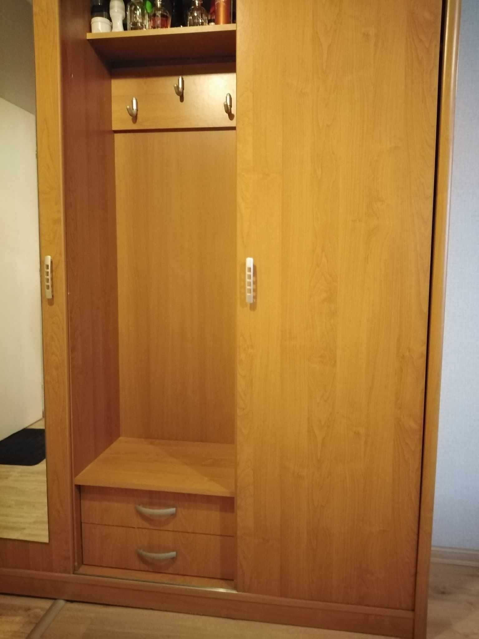 Обзавеждане за антре и коридор