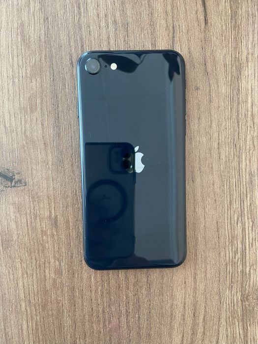 İphone SE 2022 3 gen. Перфектно работещ.