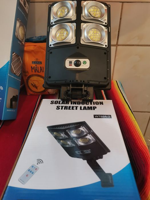 Lampă solară profesională