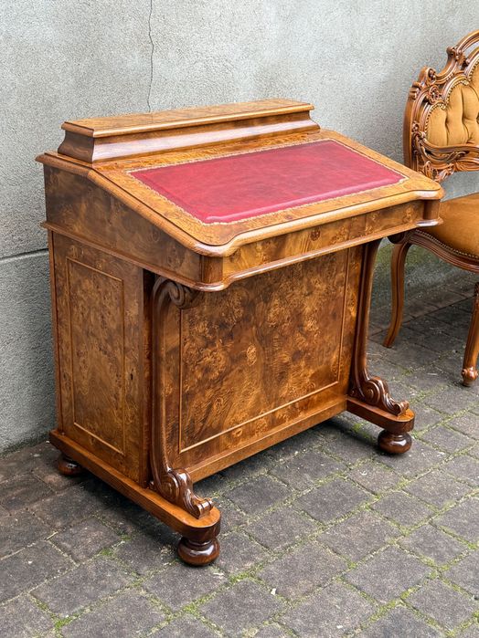 Старинни писалища