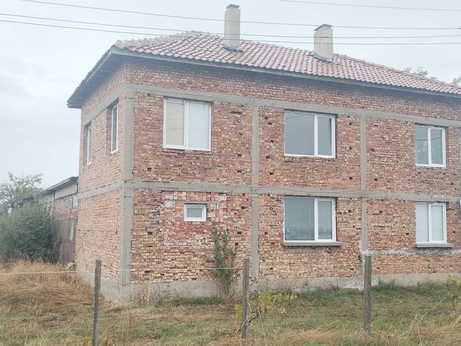 Сгради в промишлена зона в регулация