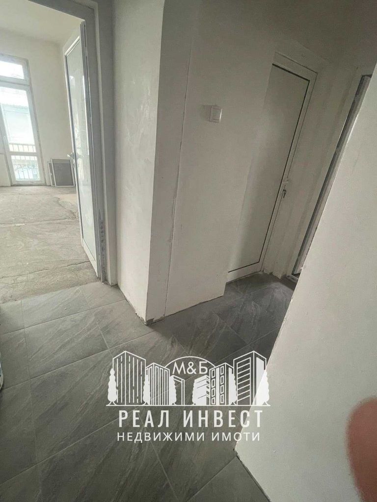 Продава се Тристаен апартамент в Харманли - 90 кв.м за 778 €/кв.м - Снимка #1
