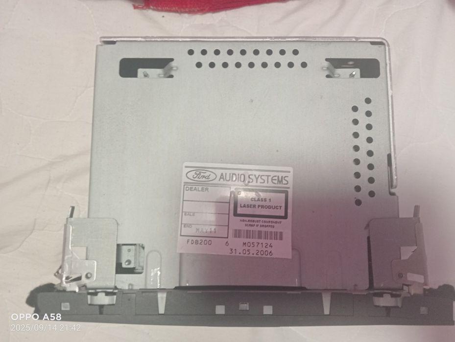 Vând casetofon auto Ford focus