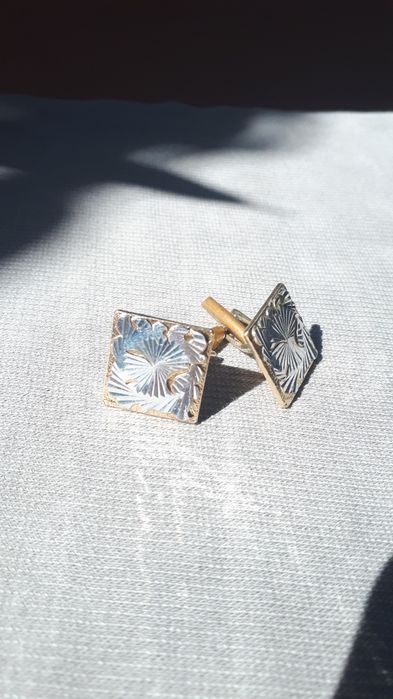 Butoni pt cãmaşã 70 ron