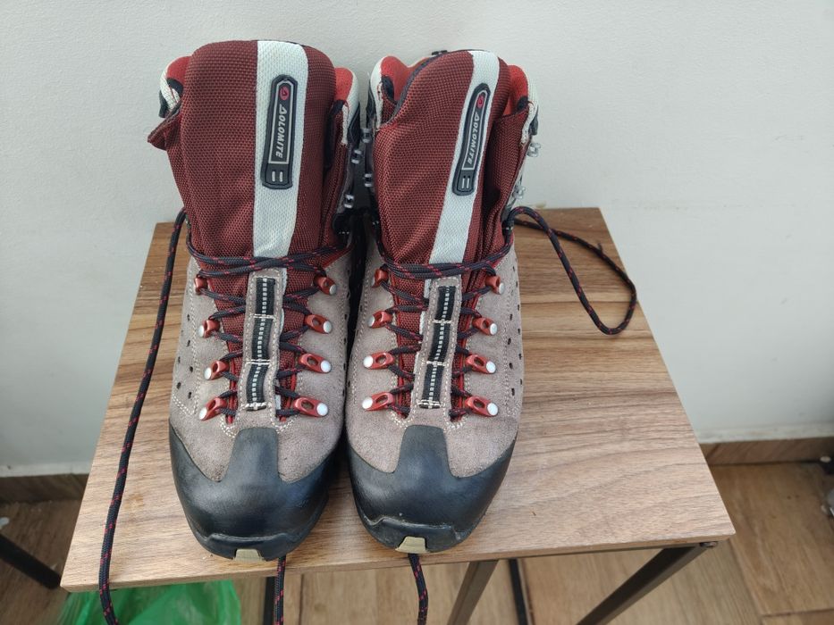 Bocanci de munte Dolomite Goretex,mărime 44