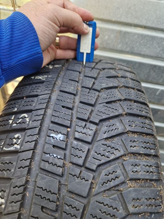 două cauciucuri 215 65 17 ,m+s,iarnă