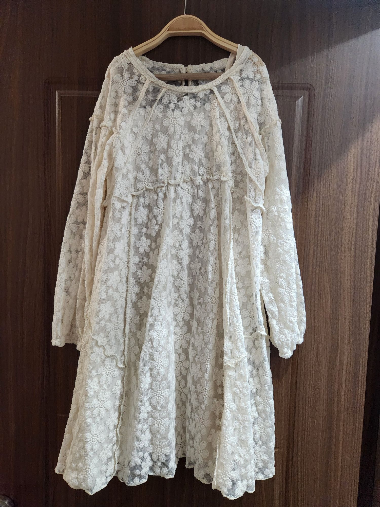 Дантелена рокля Zara