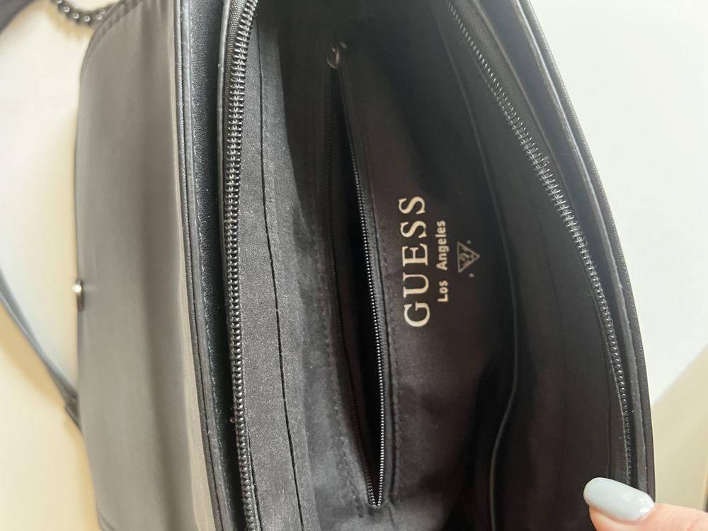 Дамска чанта Guess