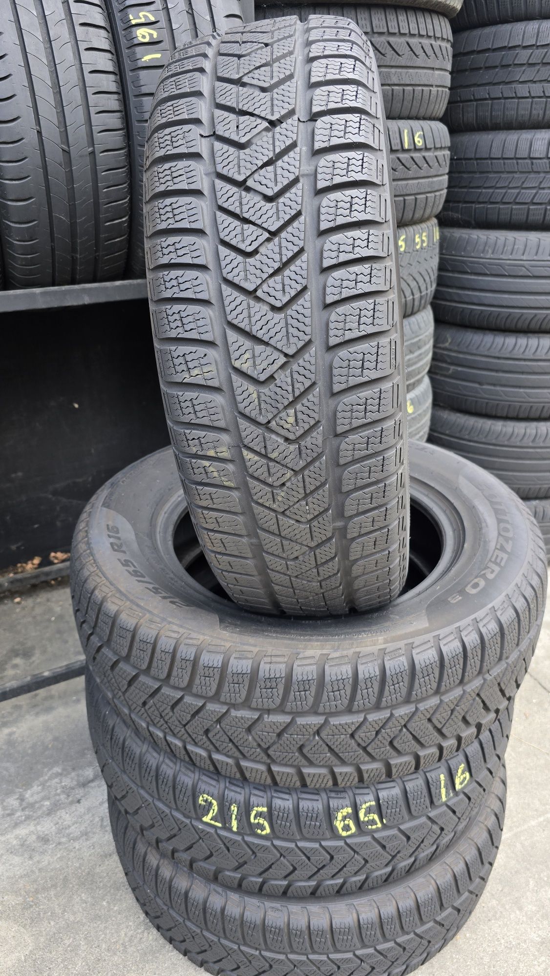 4 anvelope iarnă Pirelli 215/65/16