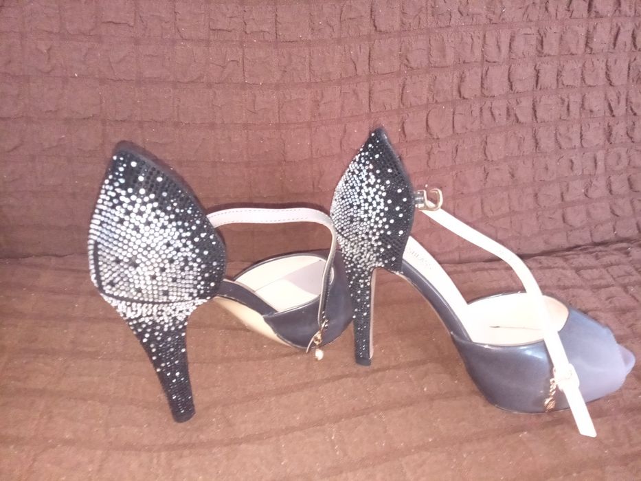 Продам туфли новые обмена нету