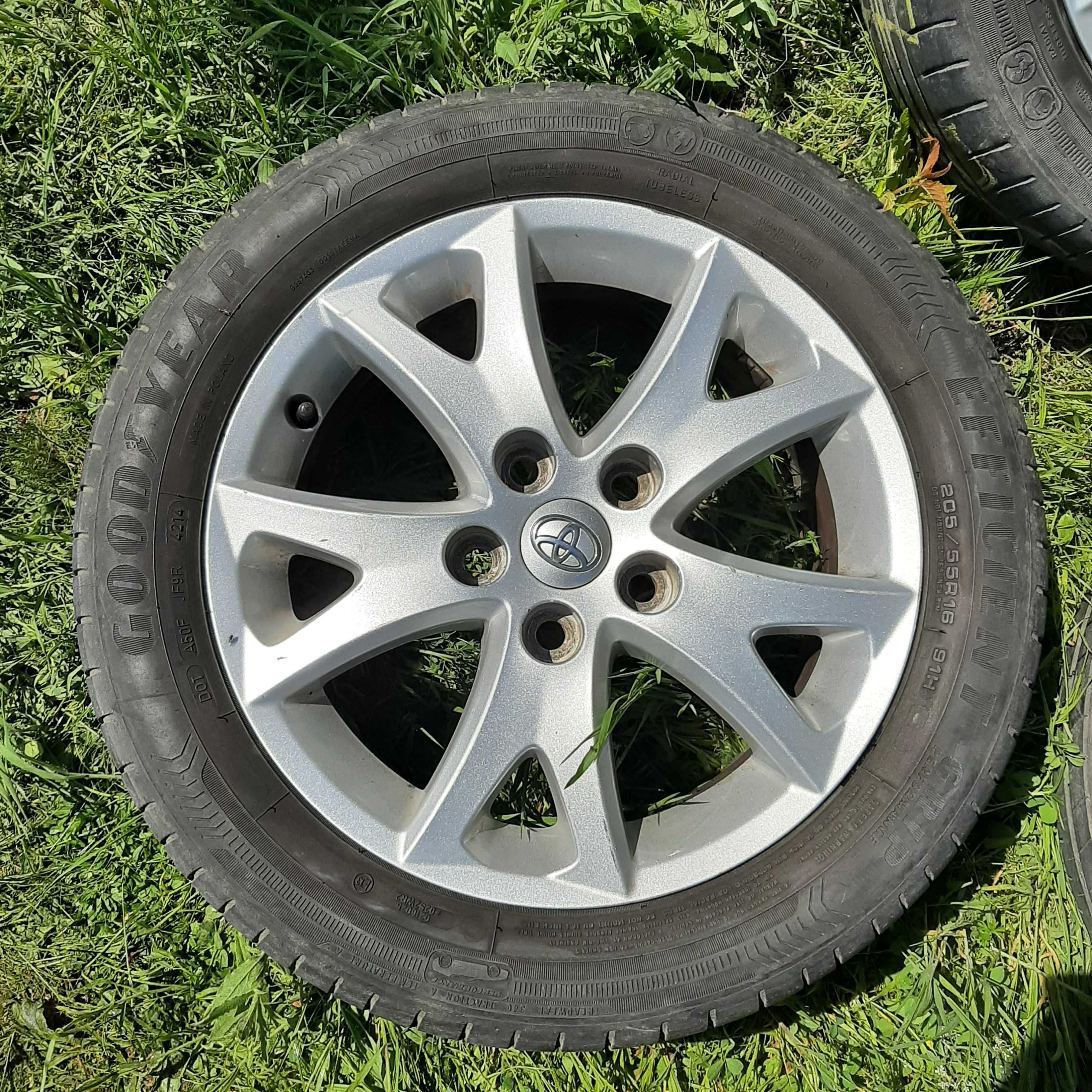 Продавам алуминиеви джанти 16 5x114.3  и гайки за тях