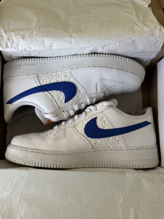 Nike air force.