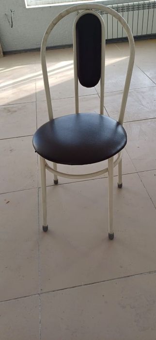 Продам стулья .Пользовались мало