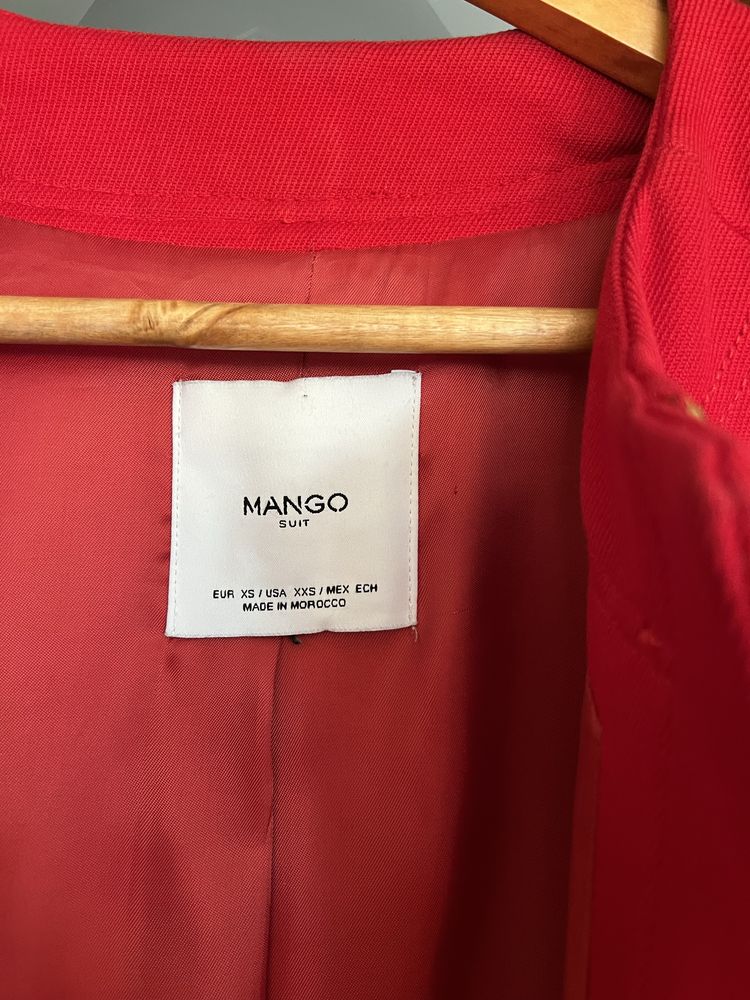 Червено дамско палто Mango Suit