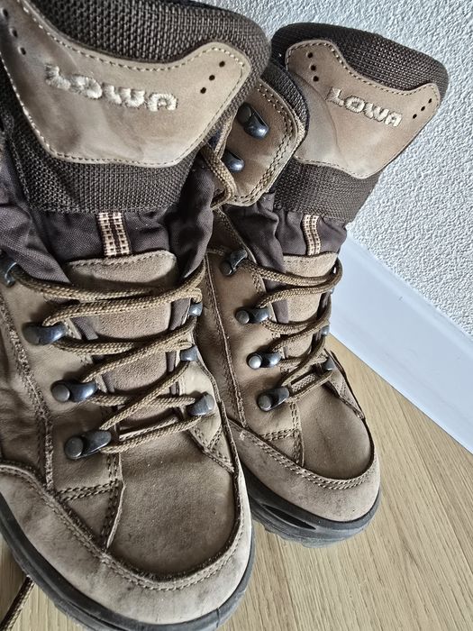 Ghete munte LOWA Renegade GTX - 3 sezoane, 41, stare ff buna