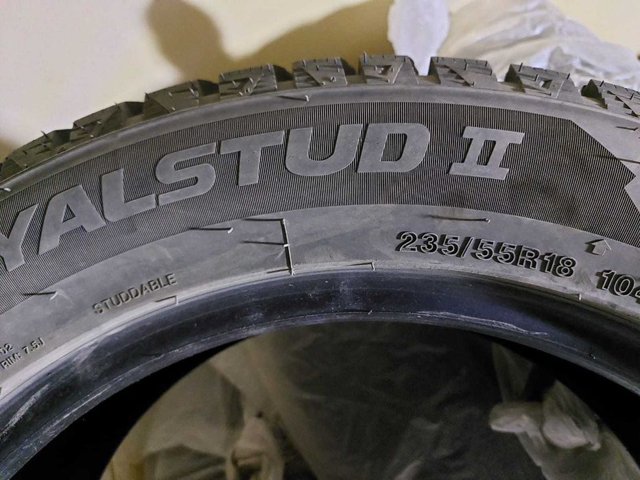 зимние шипованные шины комплект 235/55/R18