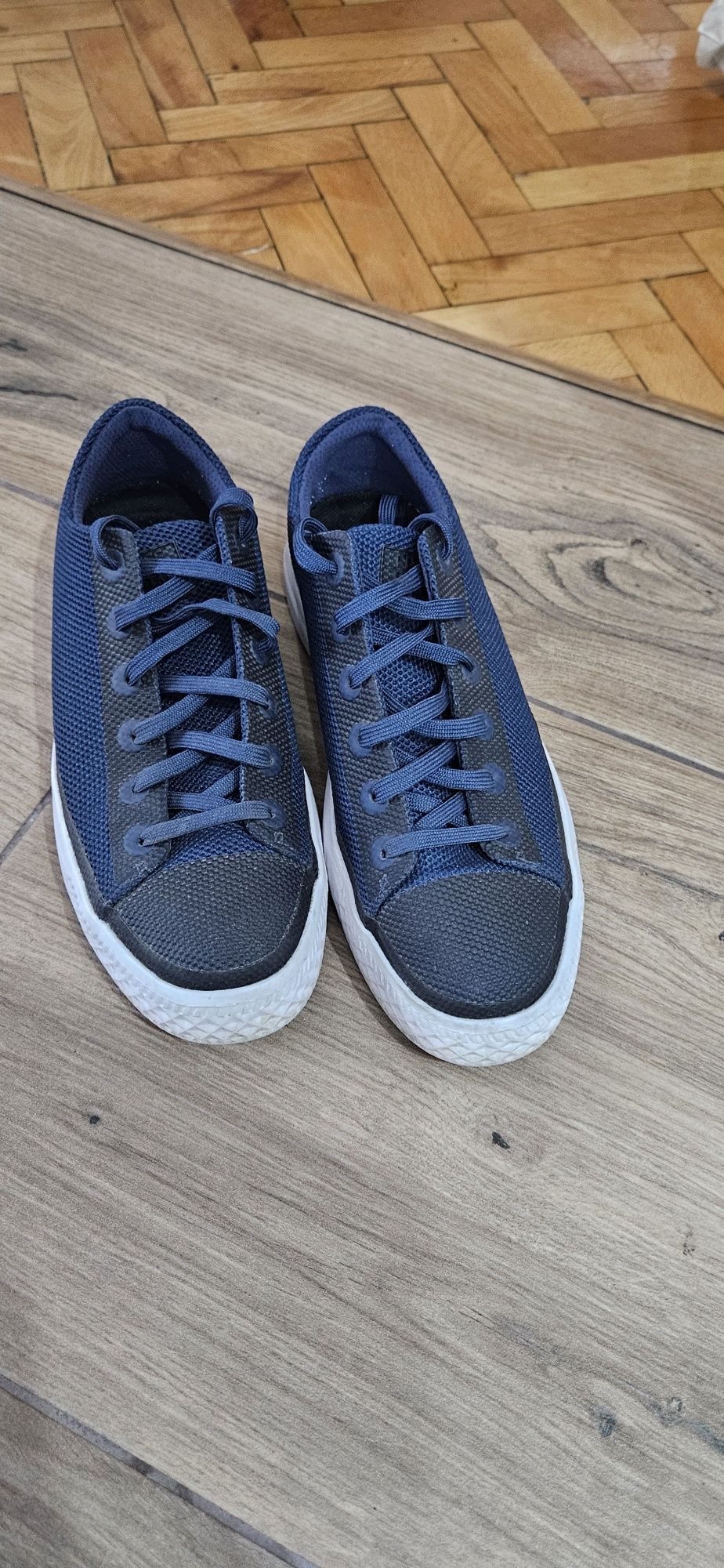 Converse страхотни тъмносини