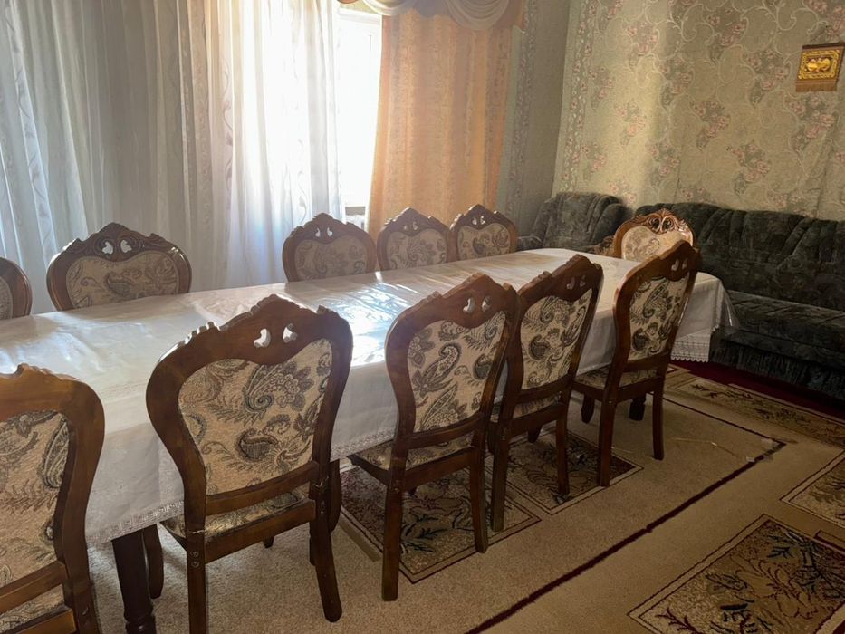 Стулия және стол