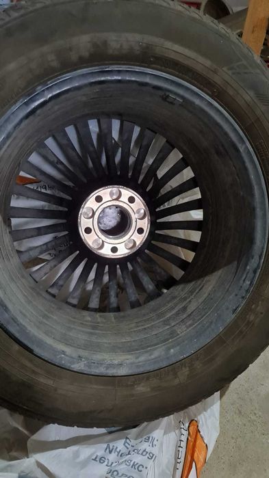 Продам диск с резиной 18R