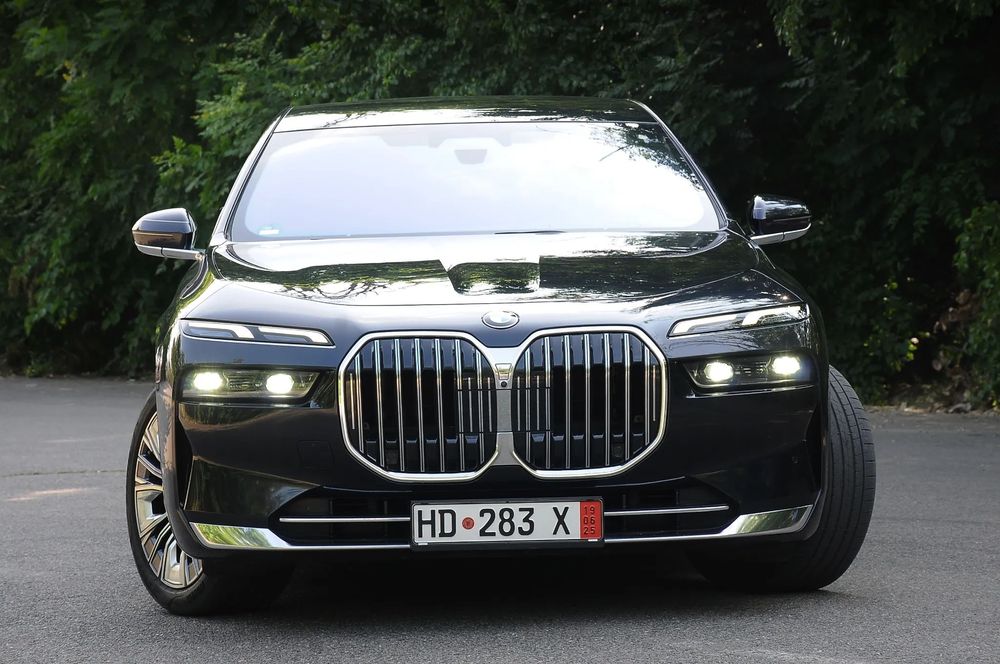 BMW Seria 7 740xd Long Design Pure Excellence mod 2024, extra fulll