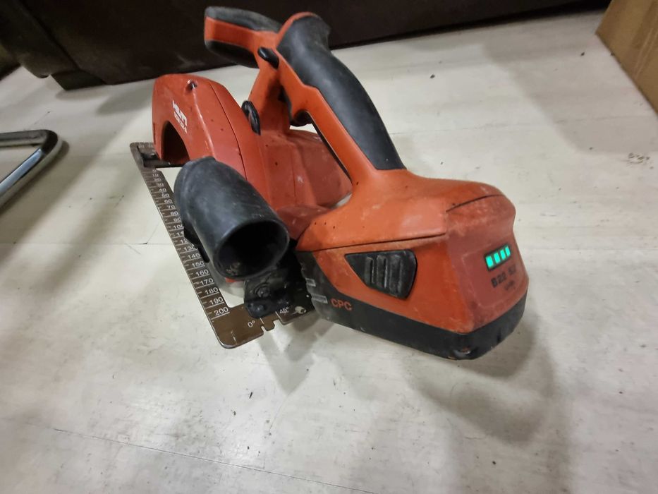 Акумулаторен ръчен циркуляр HiLTi
