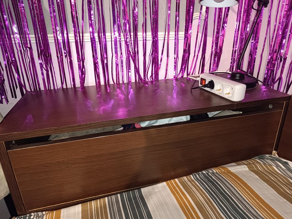 Единично легло с ракла