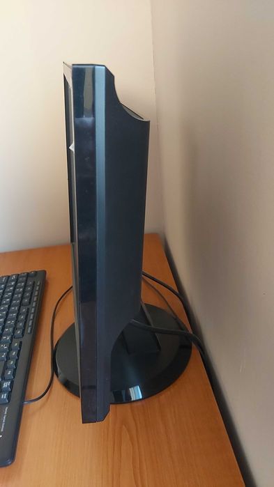 LCD монитор Asus 17"