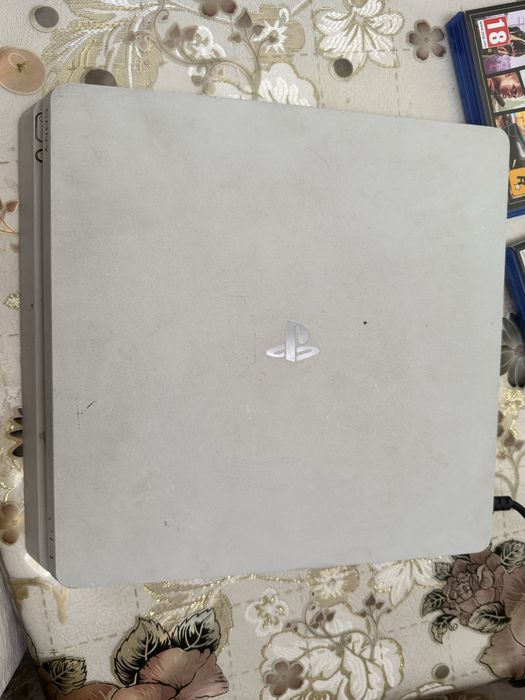 Vand playstation 4 slim