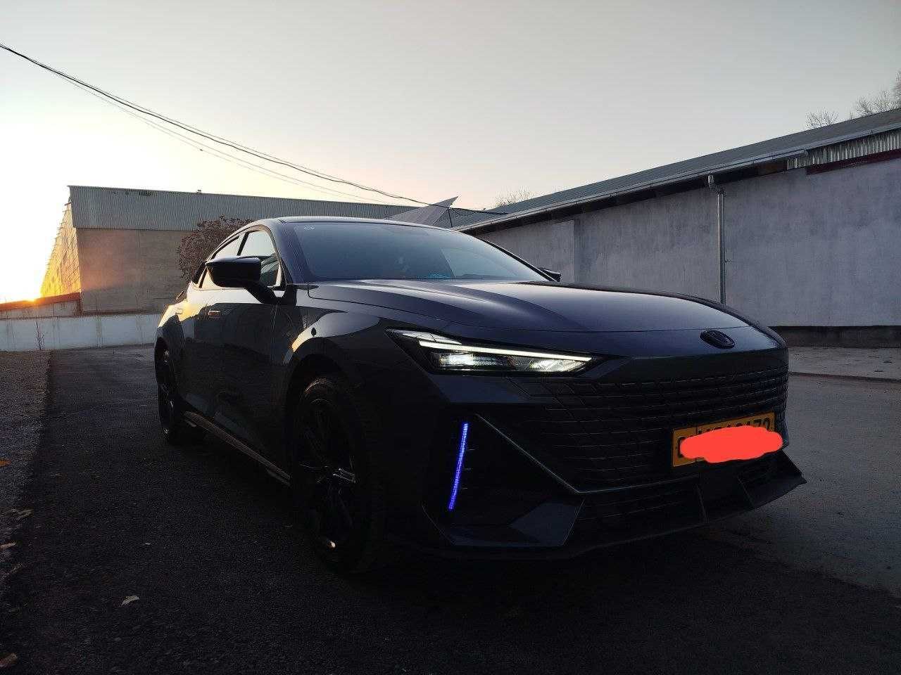 Срочно продаётся CHANGAN UNI-V гибрид