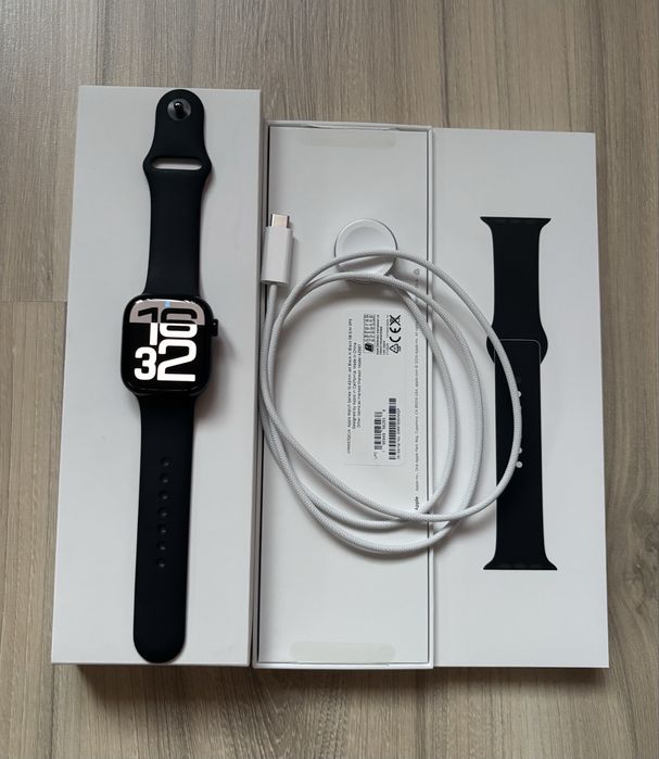 Apple Watch 10 GPS, Black Aluminium Case 42mm - S/M Спешно!
