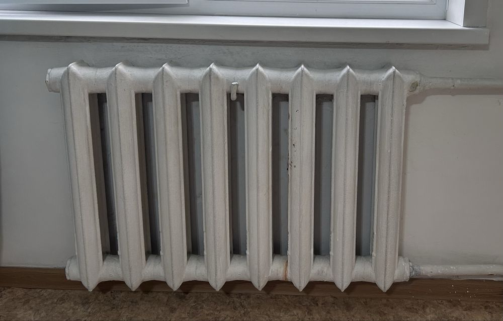 Продаю чугунную батарею (на запчасти / лом)