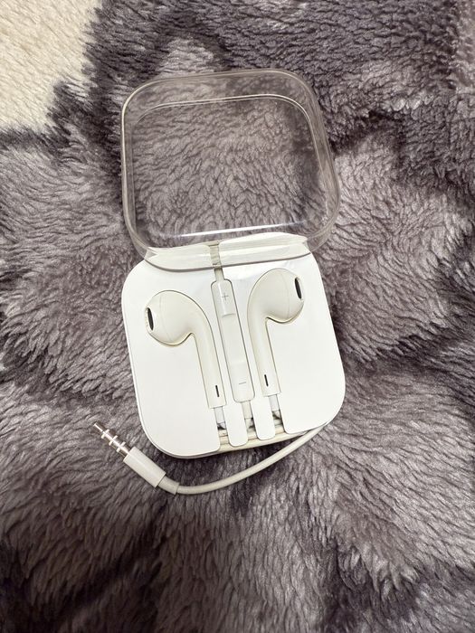 Casti & cablu incarcare iPhone