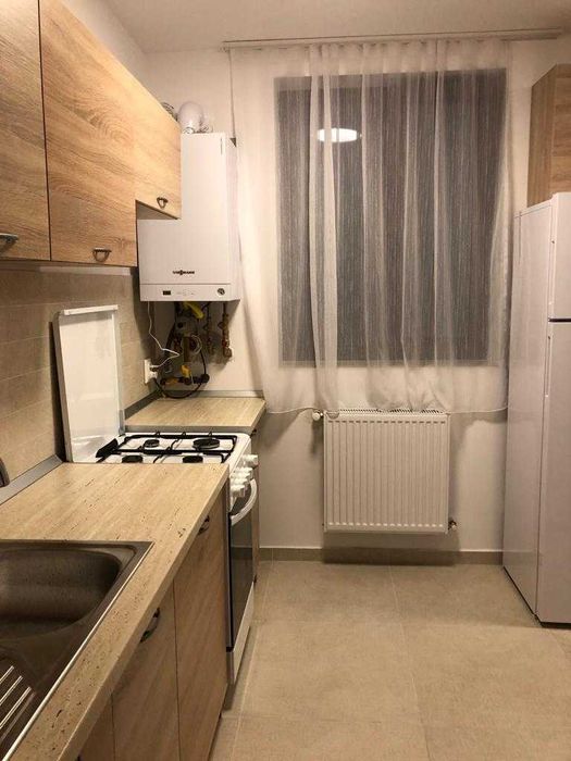 De inchiriat casa cu 3 camere